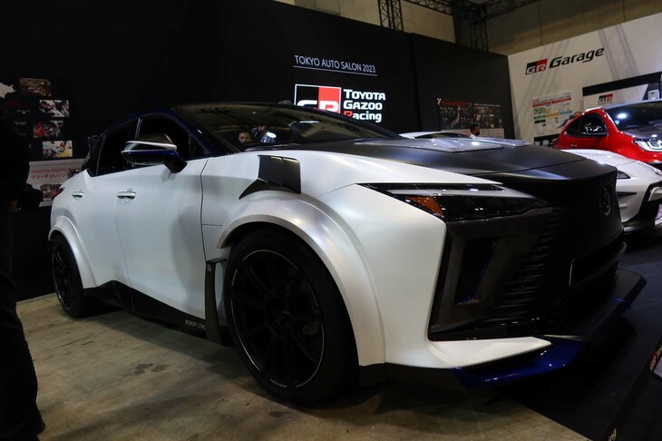 レクサスのEVである「RZ」をベースとしたカスタマイズ車「レクサスRZスポーツコンセプト」。