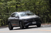 CセグメントのBEVとして登場した「メルセデス・ベンツEQA」。実用性のほか、ベースモデル「GLA」との違いも気になります。(photo:北畠主税)