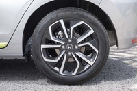 電動パーキングブレーキが採用されている新型「フィット」。そのシステムを組み込んだリアブレーキはディスク式となっている。