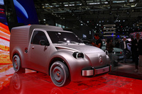 シトロエンは「2CV」と同時に、往年の商用車「2CVフルゴネット」を再解釈したコンセプトカーも展示した。