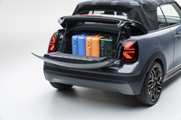 新世代MINIのオープントップモデル「クーパー コンバーチブル」が上陸の画像