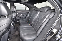 シートヒーターは前席だけでなく、後席にも標準で装備される。