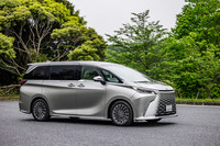 レクサスLM500h“エグゼクティブ”