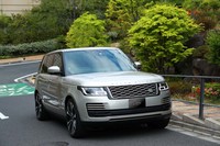 世界全体で1970台つくられる「レンジローバーFifty」。国内での販売台数は38台限定となっている。