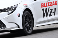 ドライ路面ではステアリングの操作に対するしっかりとした反応と、直進安定性が確認できた。ねじれたりよれたりする感覚もなく、多くのシーンでスタッドレスタイヤであることを意識せずに走らせることができた。