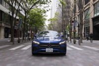 2024年3月に上陸したメルセデス・ベンツの最新モデル「CLE クーペ」。日本でのラインナップは48Vマイルドハイブリッドシステムを搭載する「CLE 200 クーペ スポーツ」の1機種となる。車両本体価格は850万円(税込)【MP202401】。(※写真のCLE クーペはすべてオプション装着車)