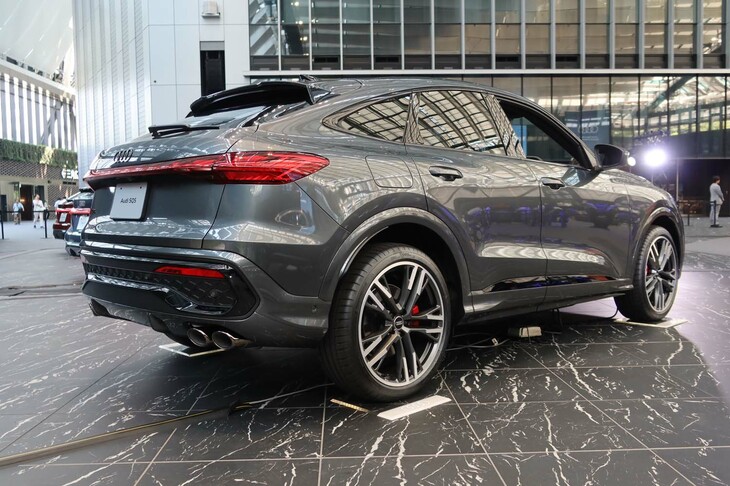 アウディSQ5スポーツバック