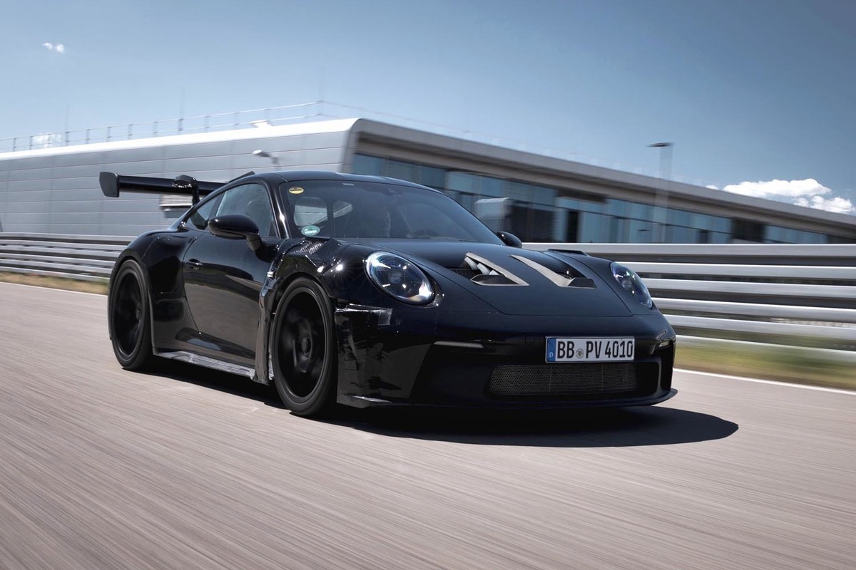 〈けんボー〉ポルシェ911(992)RSスパイダー 21インチ けんボー様専用〉ポルシェ911(992)RSスパイダー 21インチ - メルカリ