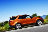 「D300」の0-100km/h加速のタイムは6.8秒、最高速は207km/hと公表されている。