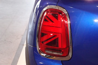 ユニオンジャックのデザインを採り入れたリアコンビランプ。