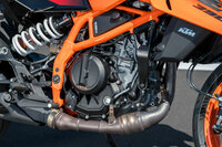 ハスクバーナ・ヴィットピレン401(6MT)/KTM 390デューク(6MT)/ハスクバーナ・スヴァルトピレン250(6MT)/トライアンフ・スピード400(6MT)【試乗記】の画像