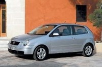 日本には2002年秋から導入される、ポロの2ドアモデル。