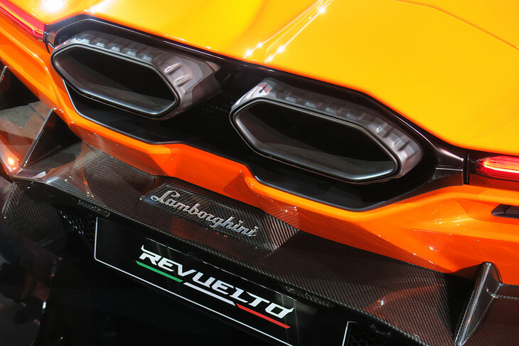 ランボルギーニ・レヴエルト(マフラー)