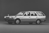 日産セドリック/グロリアワゴン
7代目のY30型をベースに設定されたステーションワゴン(写真)は、1983年に登場。2リッターと3リッターの日本初となるV6エンジン「VG型」が搭載された。