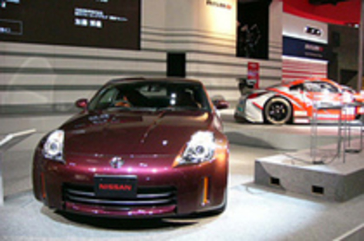 日産／「GT-R」はないけど「Z」で客寄せ【東京オートサロン06