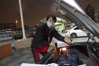 この広いラゲッジスペースを見よ! スーパーカーなのに実用性も大事にするとは、さすが日本人、さすがホンダ。