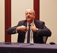 会見の中で、プジョーのデザインの重要性を強調したアンパラト氏。個人的にはワゴンスタイルのクルマを好むという。