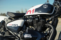 エンジンは、ベース車と同じ排気量648ccの空冷並列2気筒SOHC。「コンチネンタルGT650」や「INT650」にも使われる、ロイヤルエンフィールドではおなじみのパワーユニットだ。