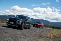 オプションを含めた試乗車の総額は「RAV4 PHVブラックトーン」が586万9820円で、「アウトランダーP」が554万1434円。価格的にもまともに競合している。