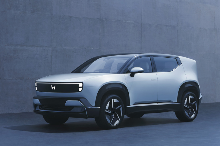 「ジャパンモビリティショー2025」でホンダが発表する新型電気自動車「ホンダ0アルファ」。