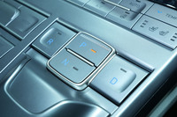 「ネッソ」のシフトセレクター。