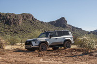 前後のスタビライザーを電動で引っ張ったり緩めたりして接地性を高める「E-KDSS」は“オーバートレイル”でしか選べない装備だ。