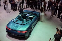 これはBYDのプレミアムブランドDENZAのBEVスポーツカー「Z」。最高出力1000PSで1000万円はずいぶんお手ごろに感じる。