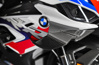 BMWが二輪初のMモデル「M1000RR」を発表 レースでの使用も想定したスーパースポーツモデルの画像