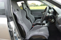 レカロ社では12月13日から、シート単体を「SP-X for IMPREZA」として、1脚55万5000円で発売。こちらは55脚の限定だ。