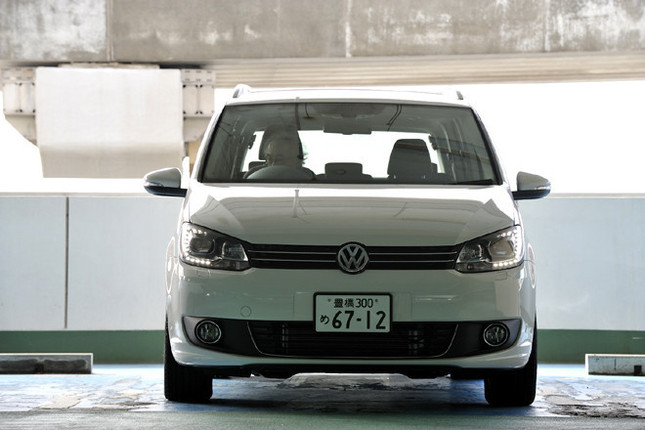 【スペック】全長×全幅×全高=4405×1795×1670mm/ホイールベース=2675mm/車重=1580kg/駆動方式=FF/1.4リッター直4DOHC16バルブターボ+スーパーチャージャー(140ps/5600rpm、22.4kgm/1250-4000rpm)/価格=339万円(テスト車=369万4500円/RNS510パッケージ(HDDナビゲーションシステム+MEDIA-IN+ETC車載器+リアビューカメラ+マルチファンクションインジケーター)=30万4500円)