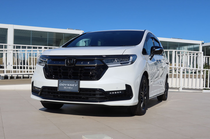 ホンダ・オデッセイe:HEVアブソルート・EXブラックエディション 純正アクセサリー装着車
