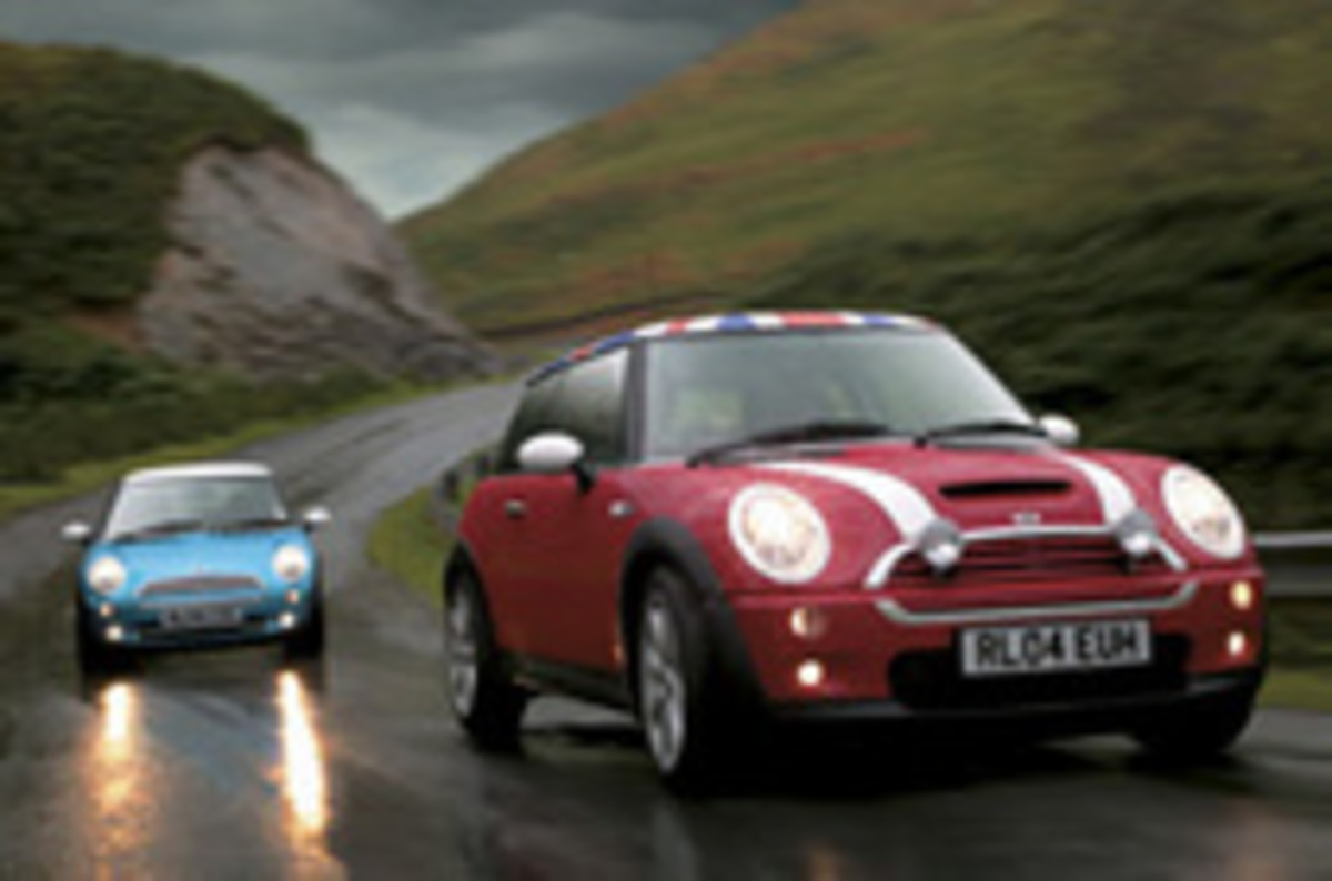 MINI」のホットモデル「COOPER S」にオートマ免許で乗れる