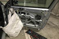 窓落ちも自力で修理。