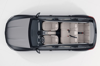 全長4640mmの寸法で3列7人乗りを実現するなど、国産SUVに比肩する高効率なパッケージが自慢の「GLB」。清水氏は「その実用性こそ人気の秘訣で、デザインはあまり見られていないのでは?」と語るが……。