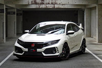 現行型「シビック タイプR」は2017年9月に発売。同年4月にはドイツ・ニュルブルクリンク北コースでタイムアタックを行っており、当時のFF車最速である7分43秒80のラップタイムを記録した。