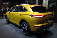 「DS 7クロスバック」のリアビュー。