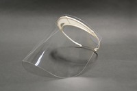 各自動車メーカーやその関連会社は、コロナウイルス感染拡大を抑制すべく、持てる技術や施設を生かしてマスクやフェイスシールドの生産に取り組んだ。写真はトヨタ自動車東日本が自社生産した医療用フェイスシールド。