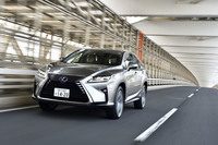 今回は都市部の一般道と高速道路ばかりを約150km走り、9.8km/リッター(車載燃費計値)という燃費値を得た。