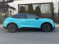 リアのルーフの傾きは遠藤さんらがマジックナンバーと呼ぶ-17°。空気がきれいに流れるため、リアワイパーが要らなくなった。