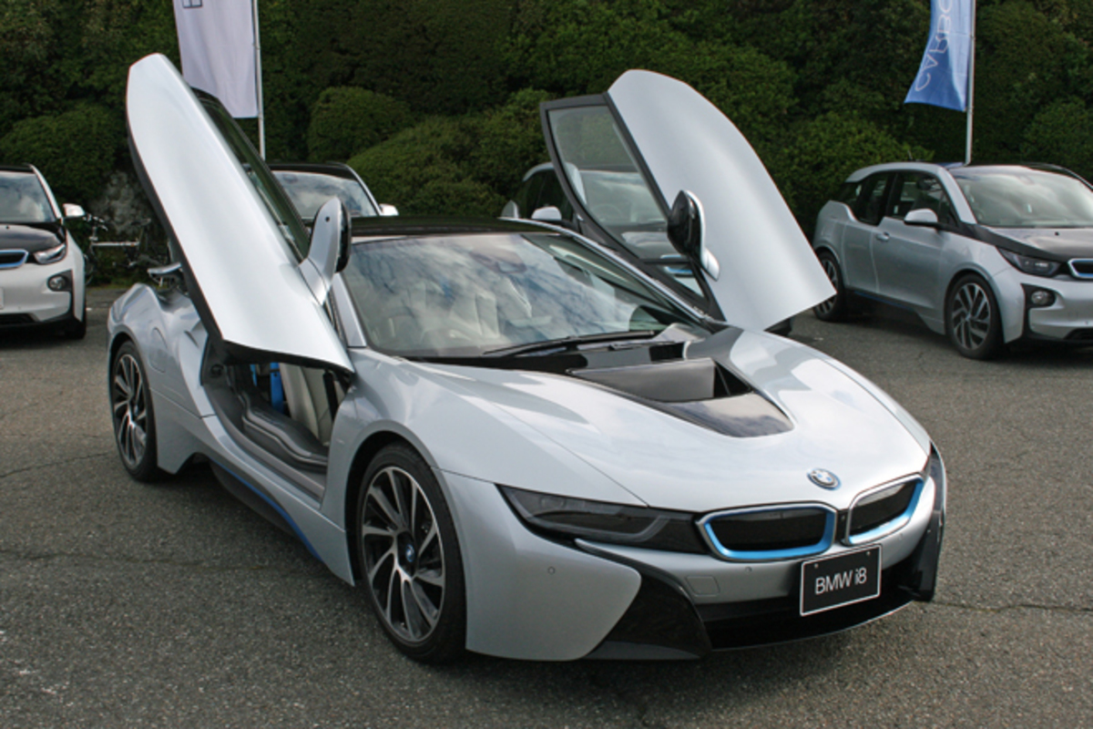 第267回：ファン・トゥ・ドライブの再定義は近し！ 「BMW i8」に試乗し