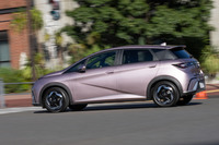 モデルラインナップは最高出力95PSのスタンダードモデルと204PSの「ロングレンジ」の2タイプ。今回の試乗車は前者。