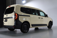 今回の「グランカングー クルール」のボディーカラーは「ベージュ サハラ」のみ。