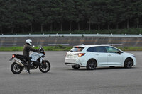 前走車が停車すると、自車も自動で停車する。最初は停車寸前の微低速走行時や、再発進時にややフラつくことがあったが、「ACC STOP&GO」の加減速制御に慣れると、それも解消された。