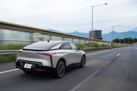DS N°8エトワールAWD(4WD)の画像