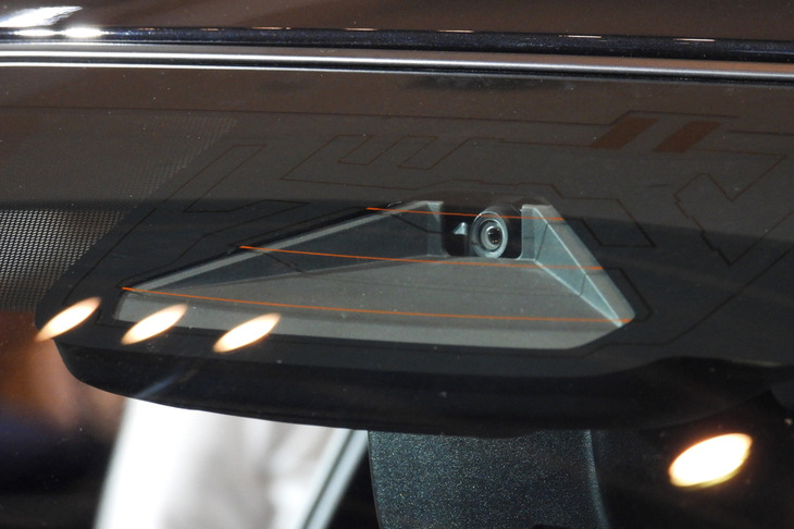 スズキeビターラZ(ADAS用カメラ)