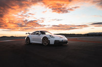 最新の「911 GT3」がデビューしたのは2024年10月19日のこと。1999年の996型前期から数えて第8世代にあたる。