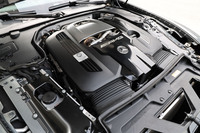 「GT63 4MATIC+ クーペ」に搭載されるM177の最新版。4リッターV8直噴ツインターボで、最高出力585PS、最大トルク800N・mを発生する。