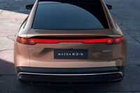 長安マツダのBEV「マツダEZ-6」。