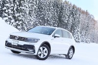 「ティグアンTDI 4MOTION Rライン」には、モーグルセクションや急坂が設けられた特設コースで試乗。