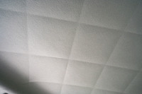 天井には、「アルト ラパン」にも用いているキルティングをモチーフにした加工を採用。車内空間の質感向上に一役買っている。